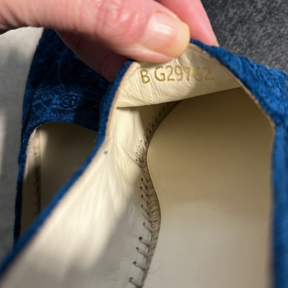 Like New Gorgeous Chanel espadrilles size 7.5 (38 EU) *100% Authentic* - Picture 9 of 11